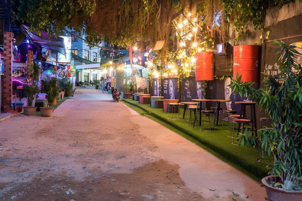 Happy Zone Hostel Siem Reap Dış mekan fotoğraf